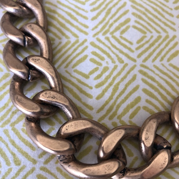 Gold metal choker with leather button closure - Picture 2 of 4